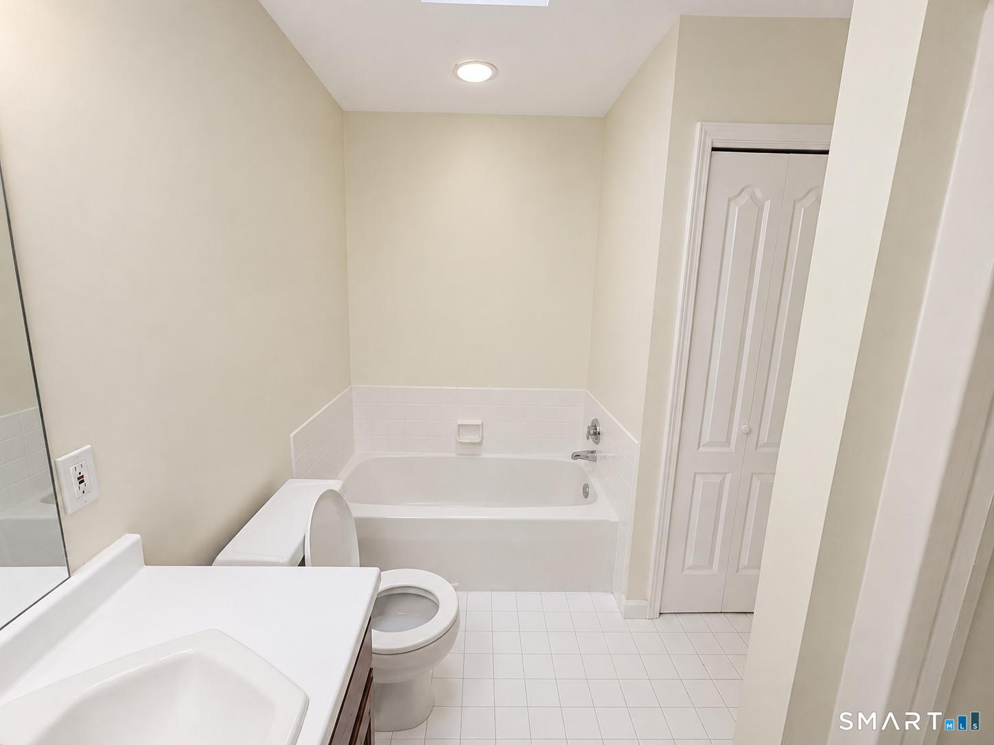 176 Governor Trumbull Way Unit: 176