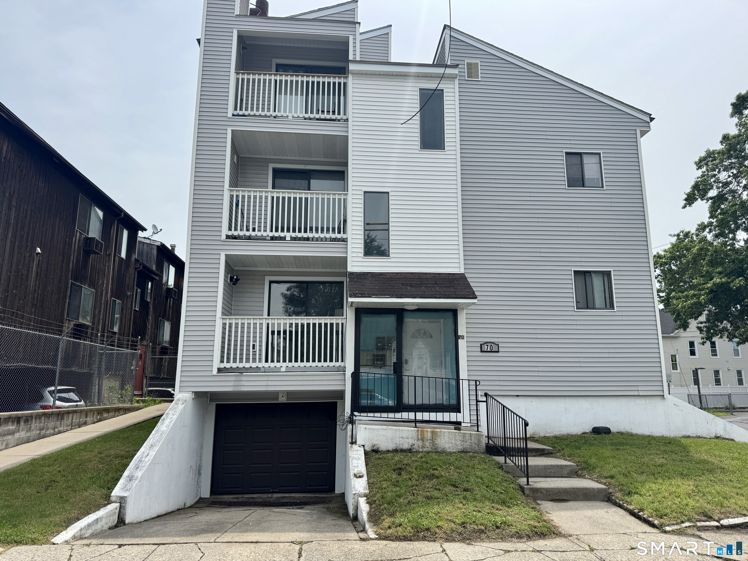 70 Weber Avenue Unit: 1B