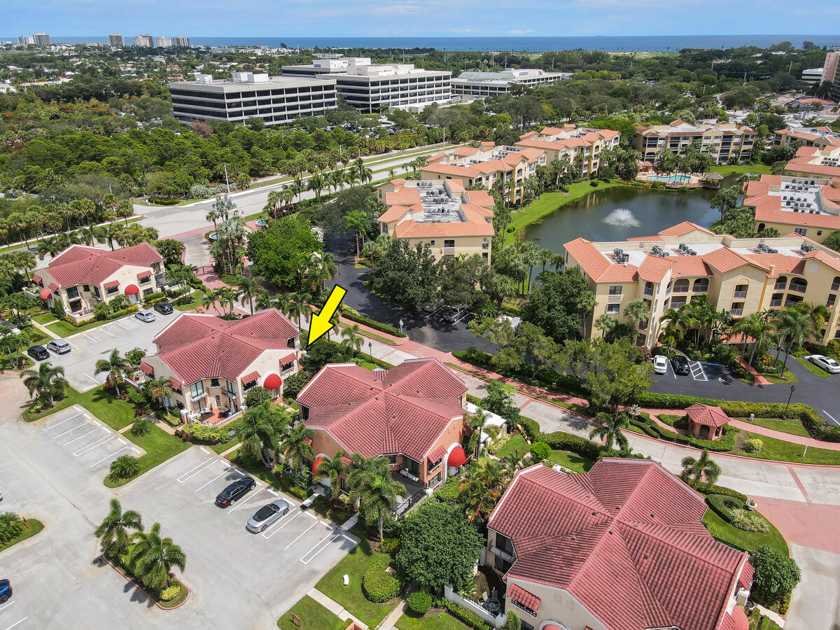 28 Uno Lago Drive
