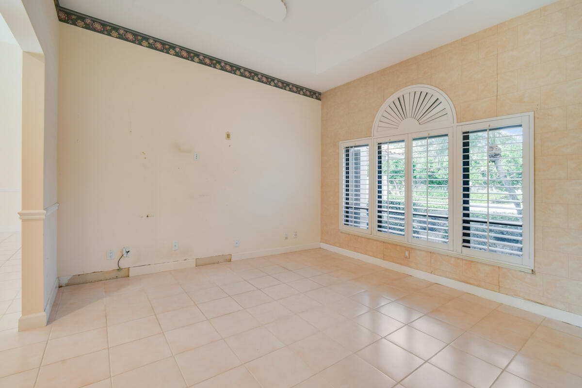 1413 NW Lancewood Terrace