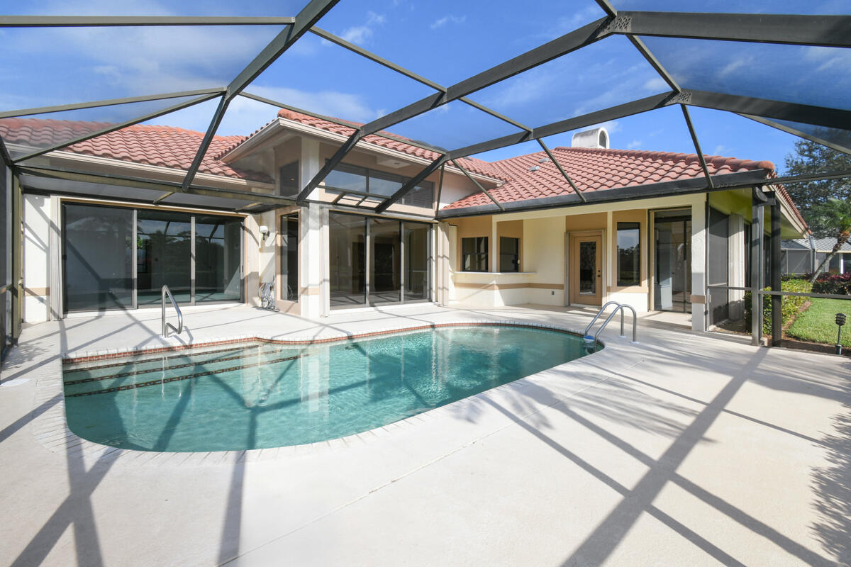 1413 NW Lancewood Terrace
