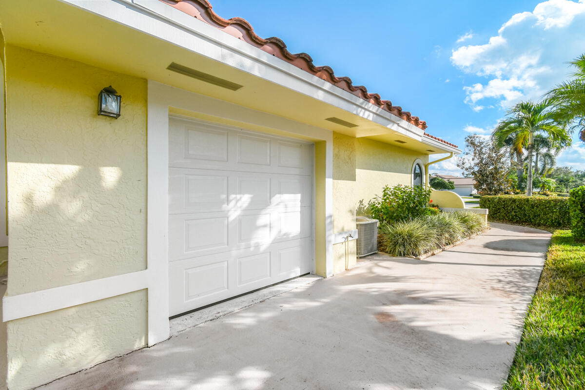 1828 NW Buttonbush Circle