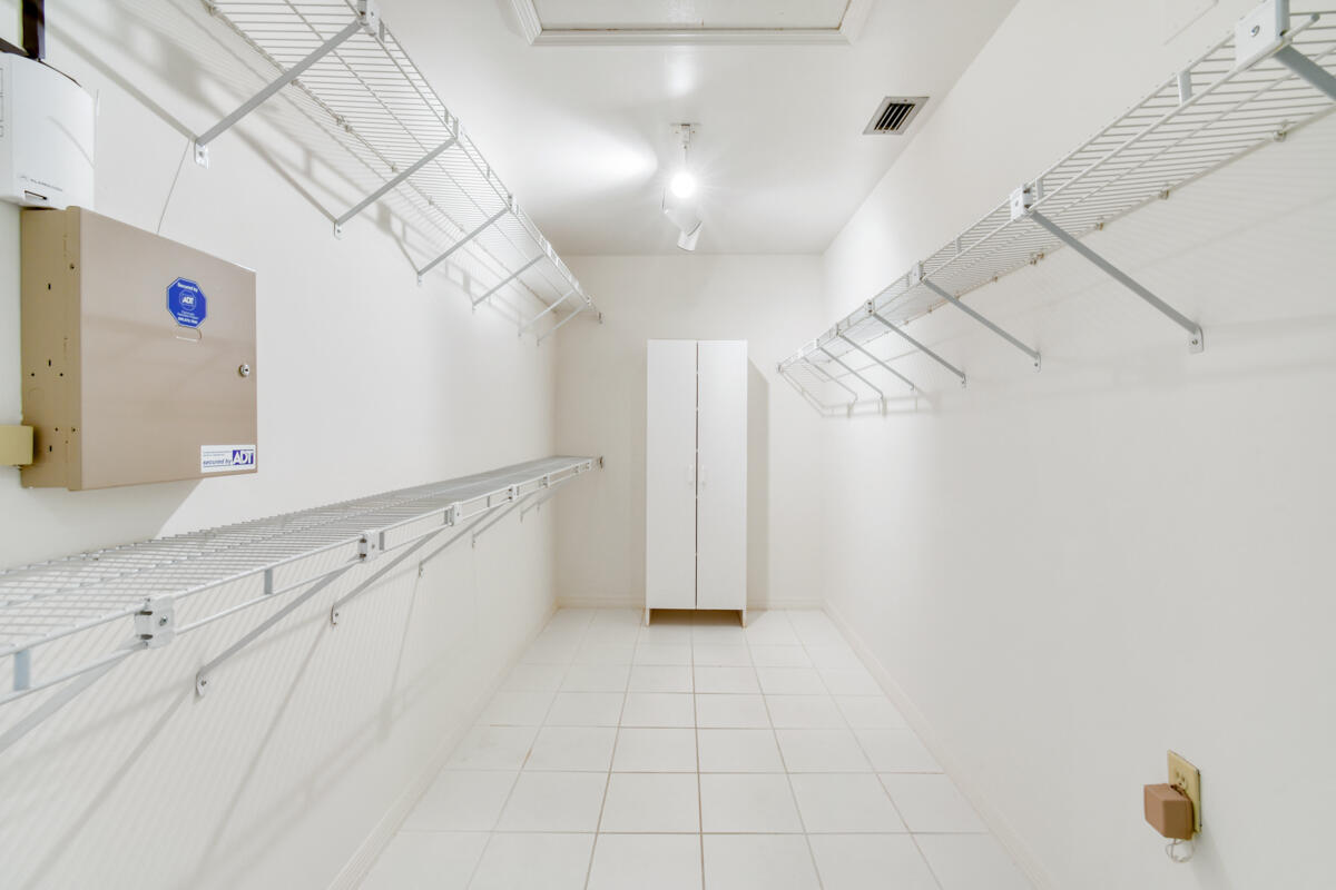 1828 NW Buttonbush Circle