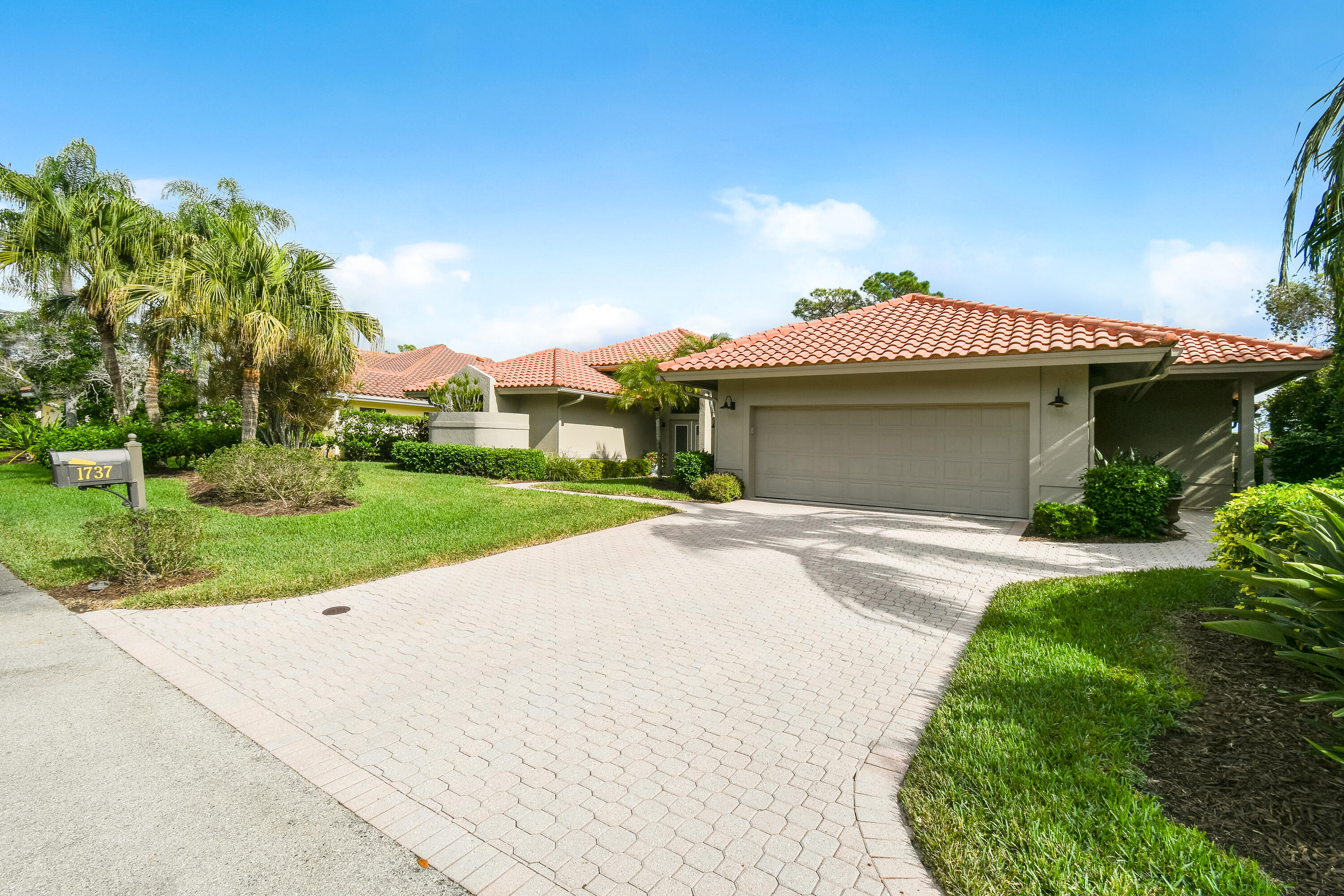 1737 NW Buttonbush Circle