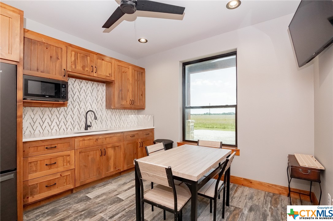 15927 US Highway 77 N