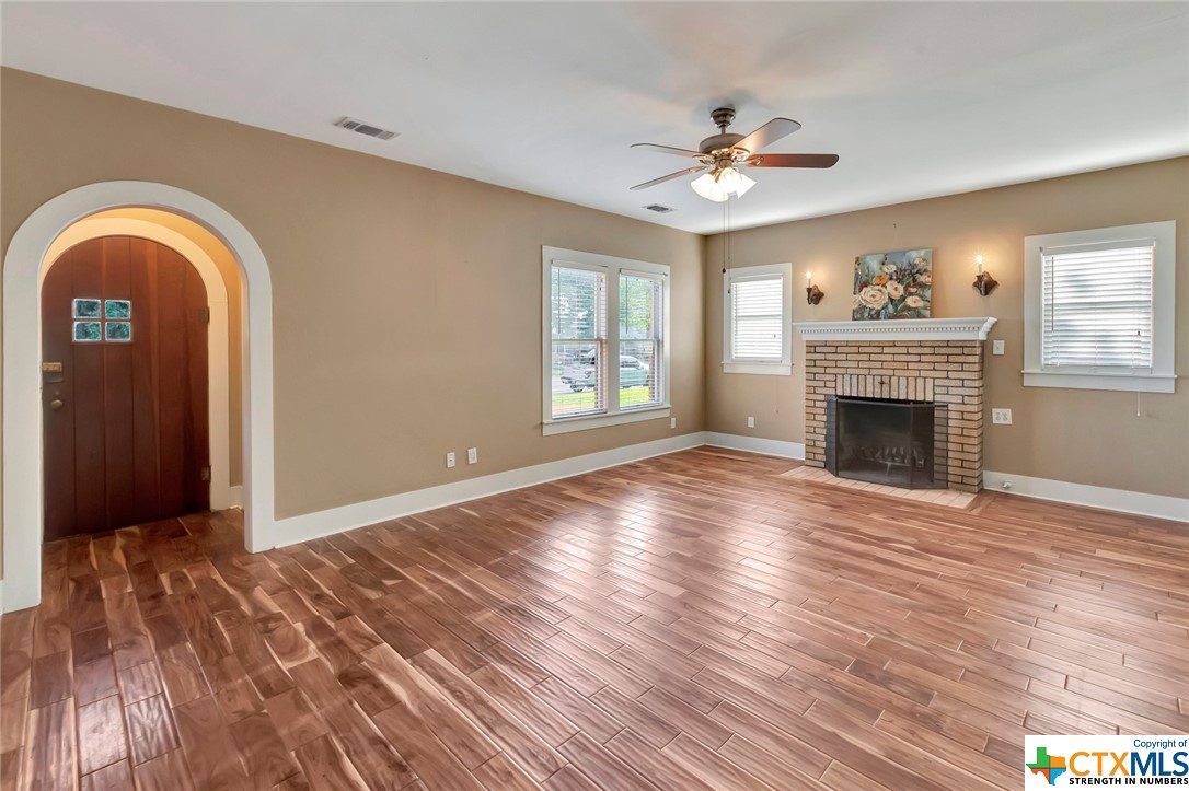 806 E Main Street