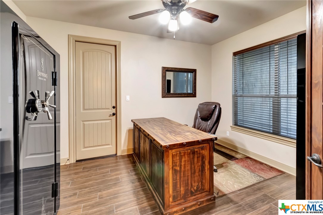 110 Chisholm Trail