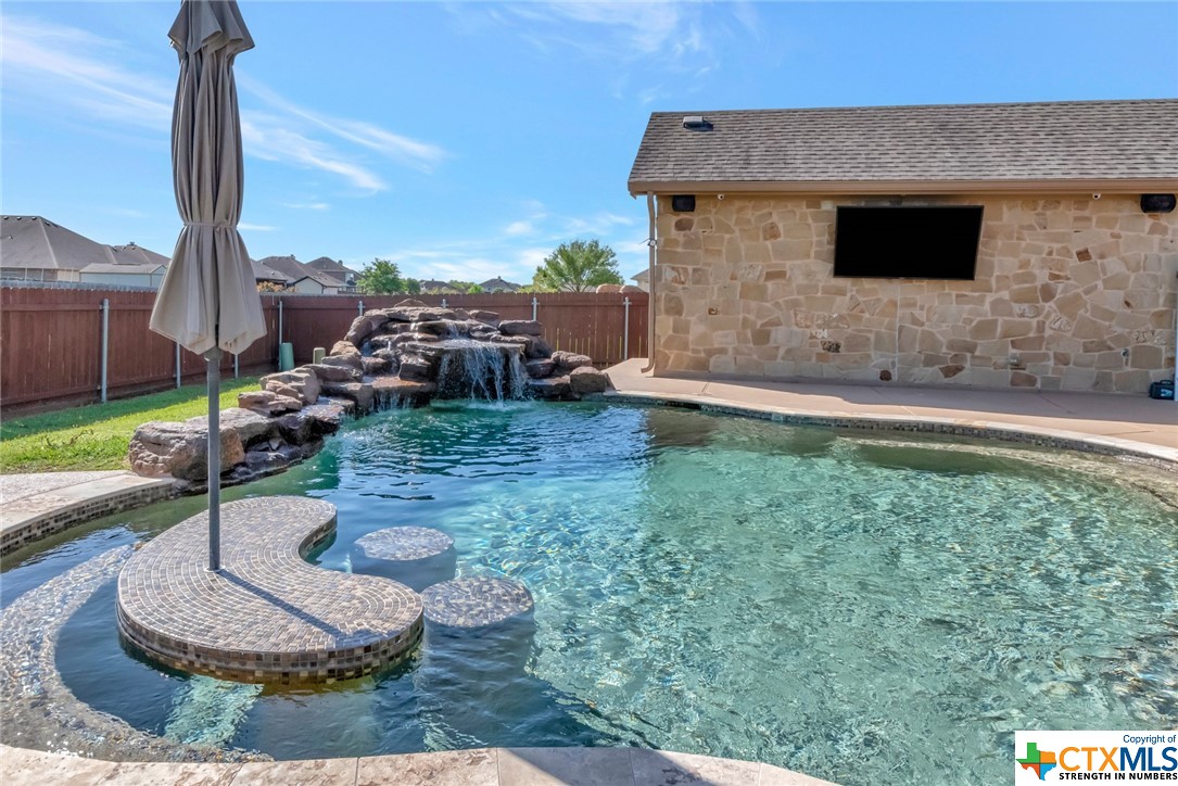 110 Chisholm Trail