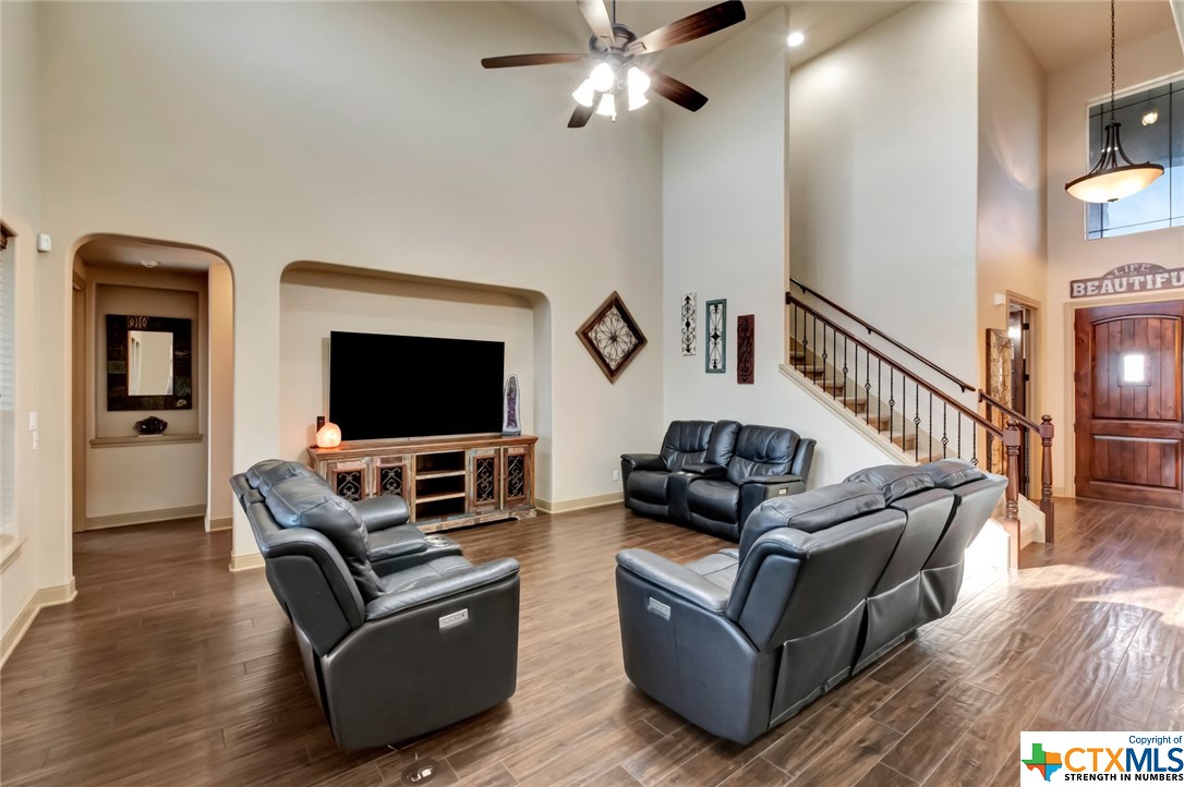 110 Chisholm Trail