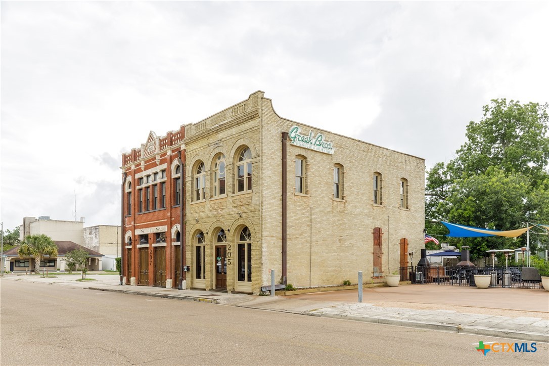 207 E Constitution Street 1