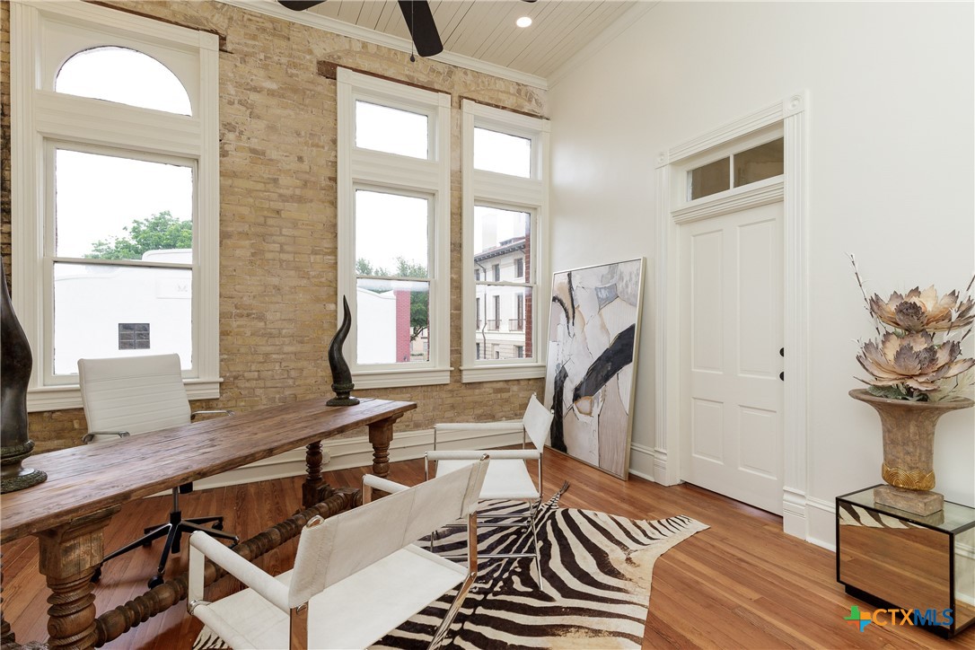 207 E Constitution Street 1