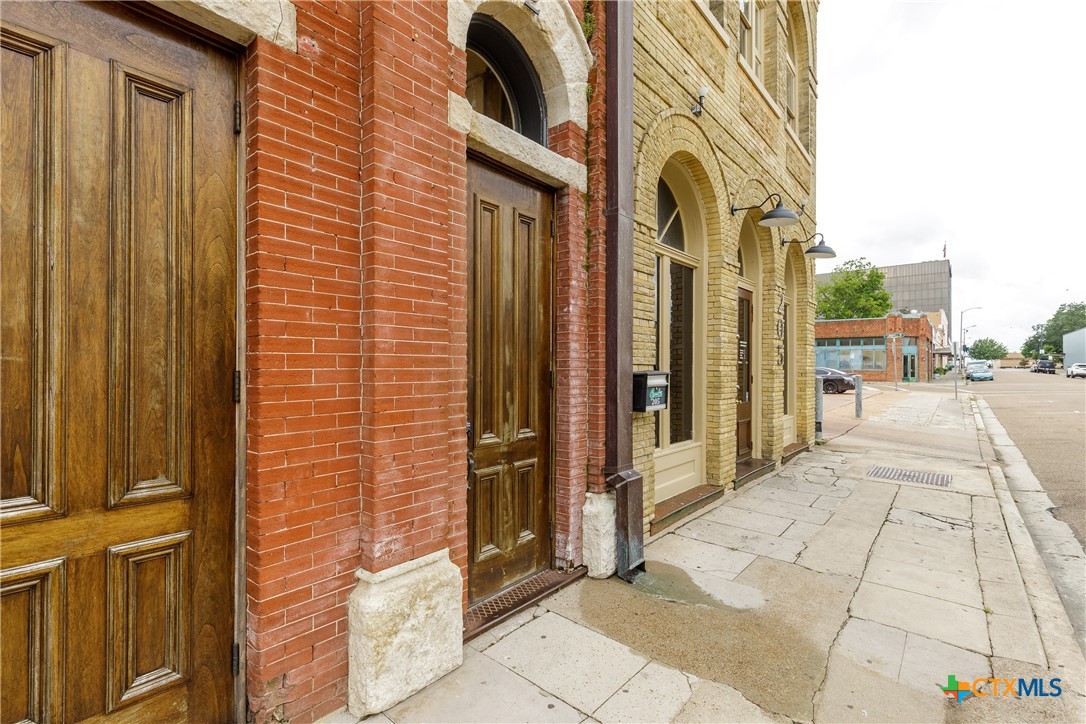 207 E Constitution Street 5