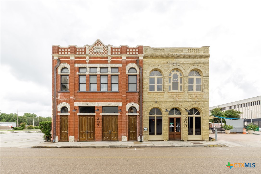 205 1/2 E Constitution Street