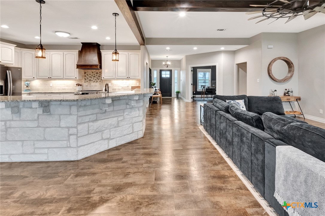 885 Del Goehring Road