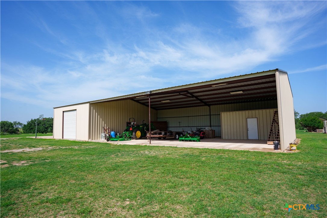 1700 W FM 140