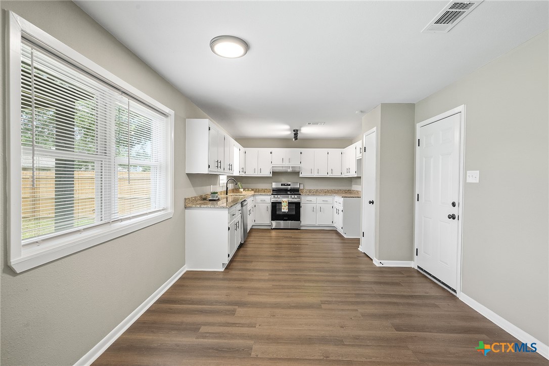 112 Byron Lane