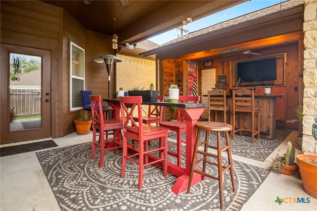 201 Amberglow Court