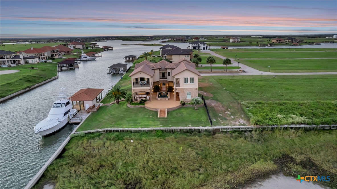 671 E Burgundy Bay