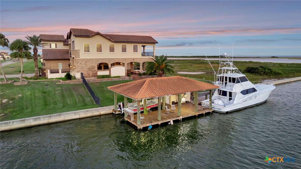 671 E Burgundy Bay