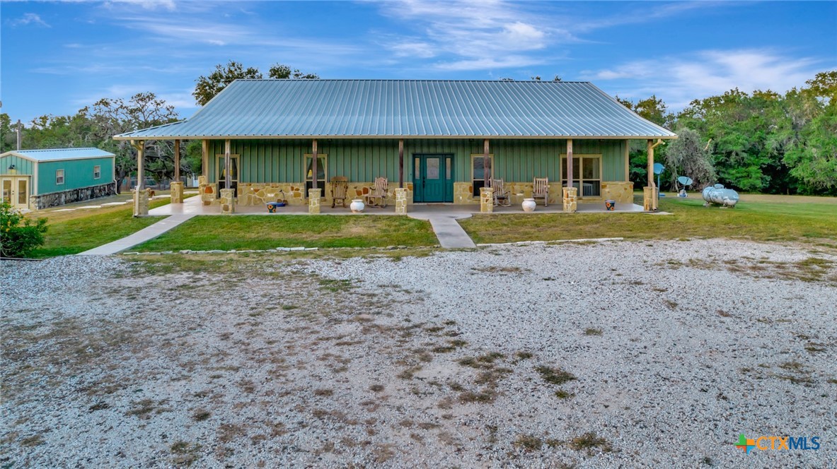 1176 Post Lane