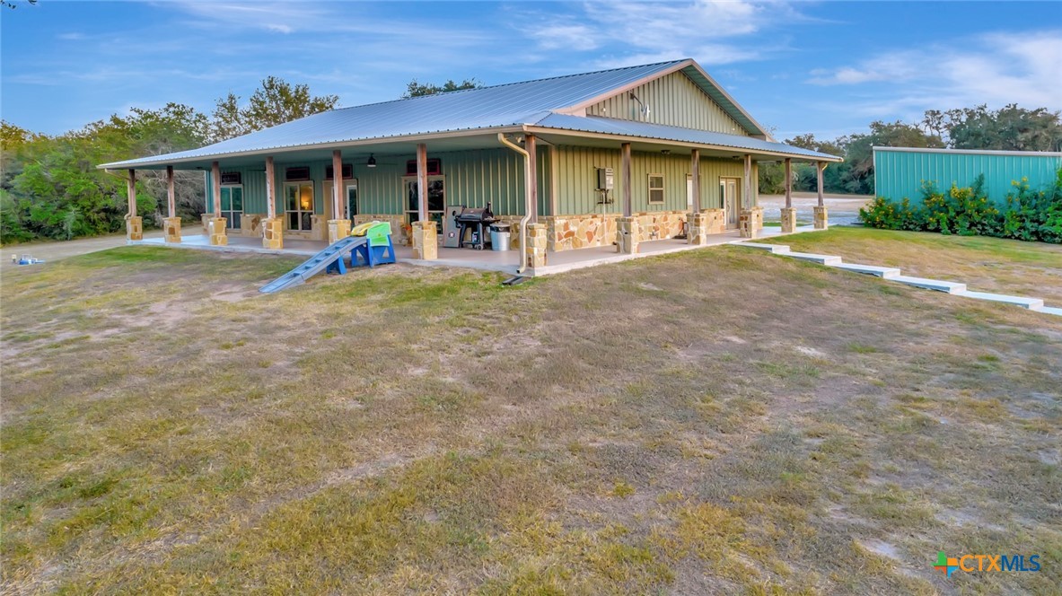 1176 Post Lane