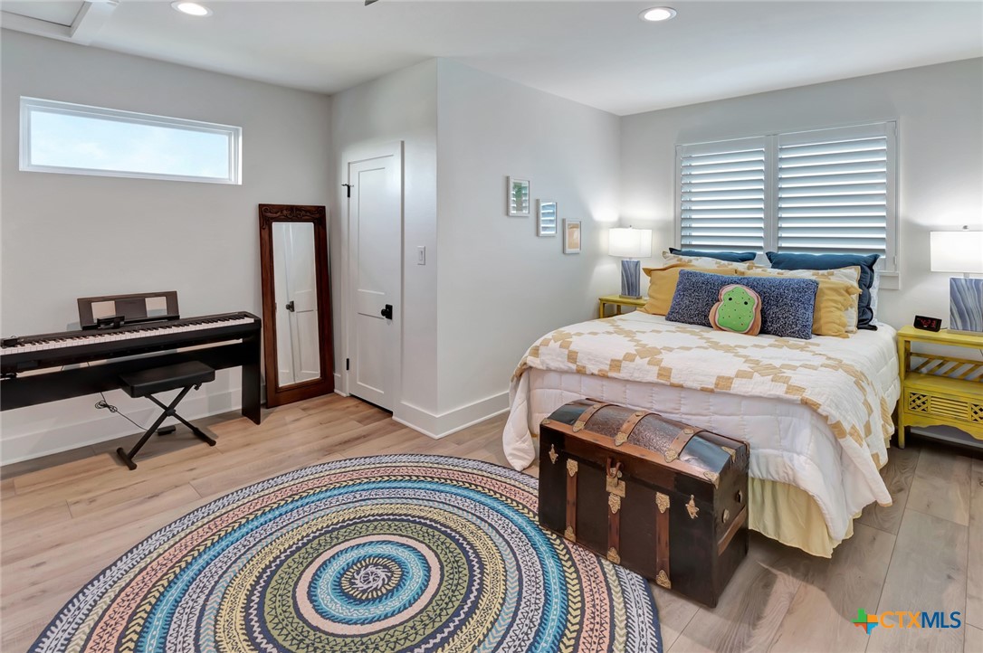 902 N Washington Street