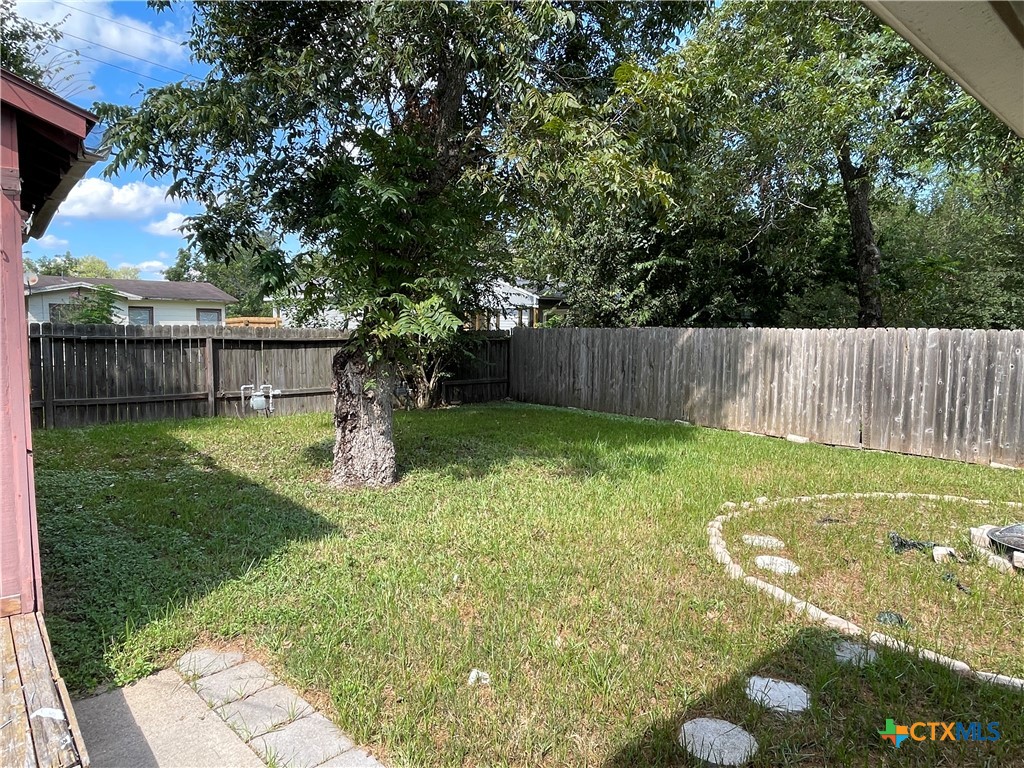 1512 E Mimosa Avenue