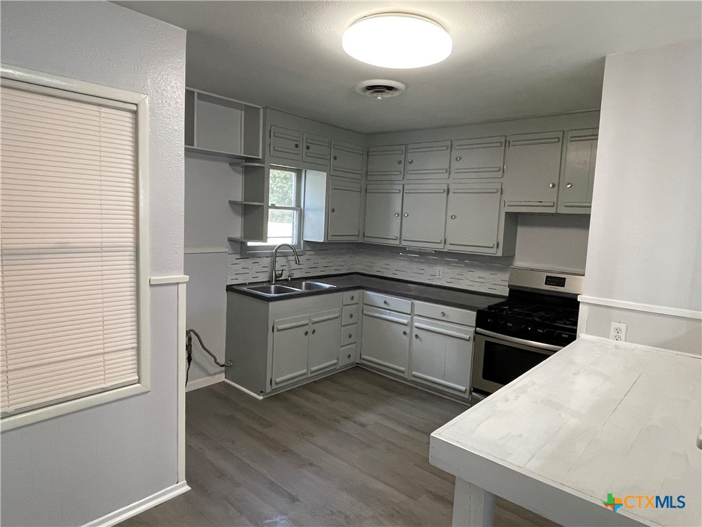 1512 E Mimosa Avenue