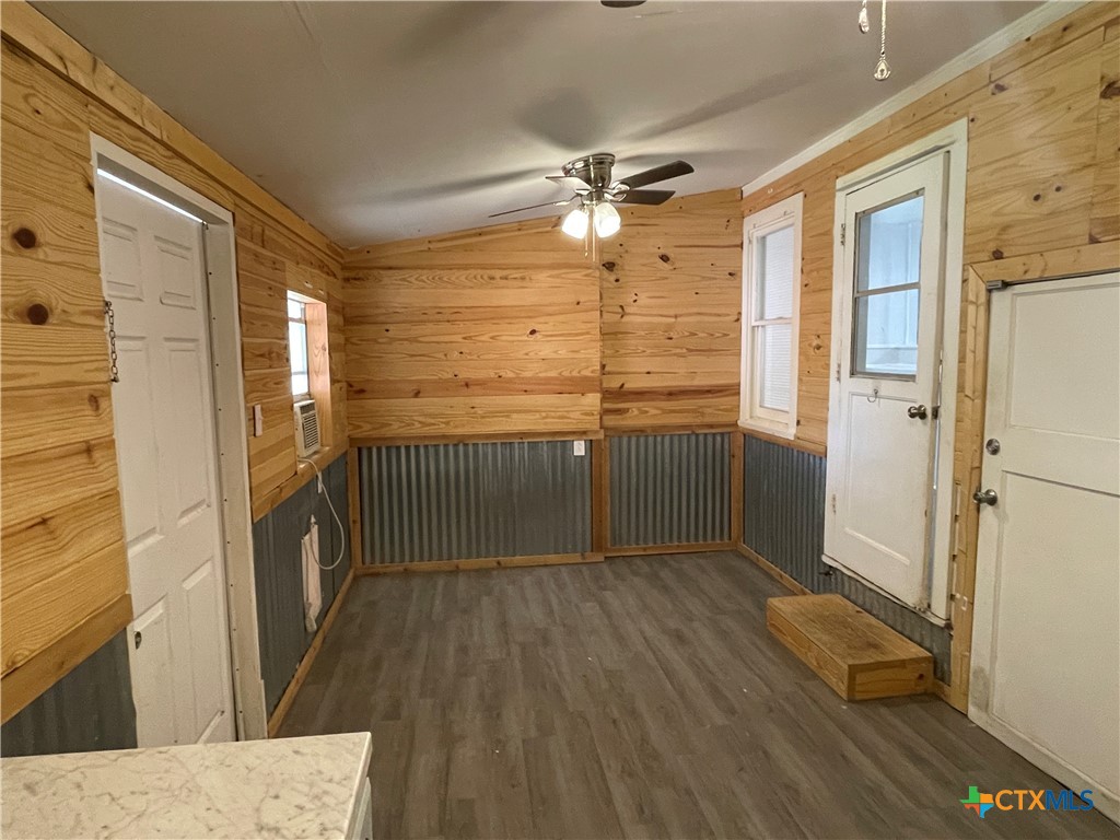 1512 E Mimosa Avenue