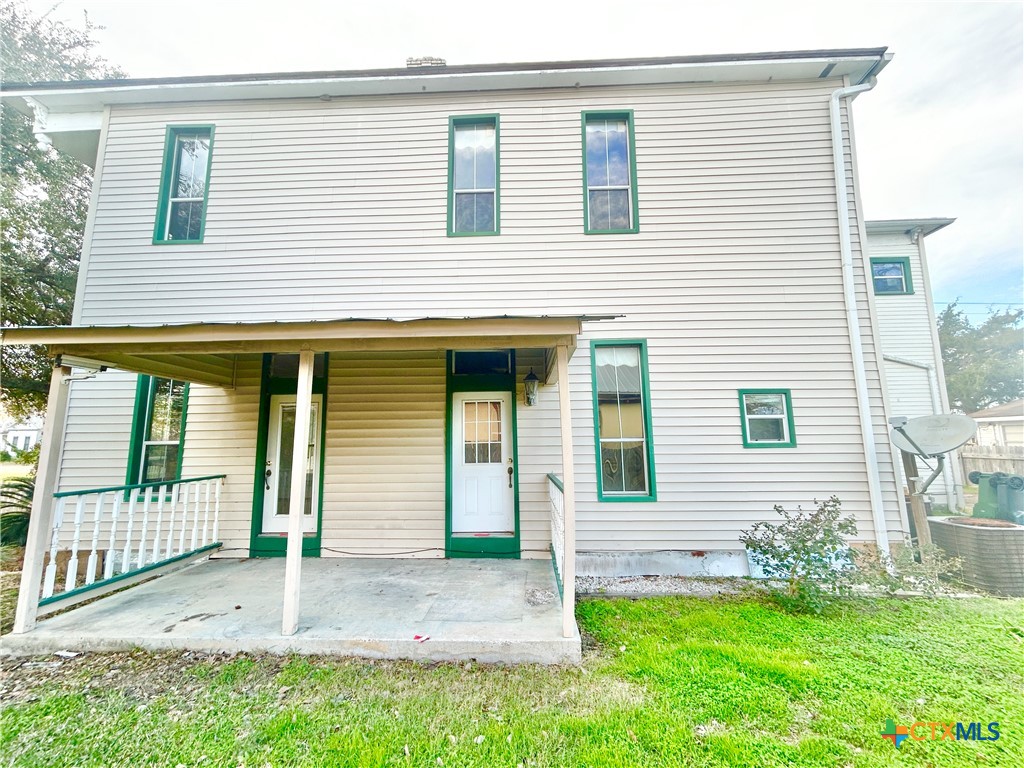 502 E Live Oak Street
