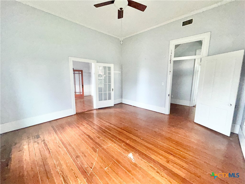 502 E Live Oak Street