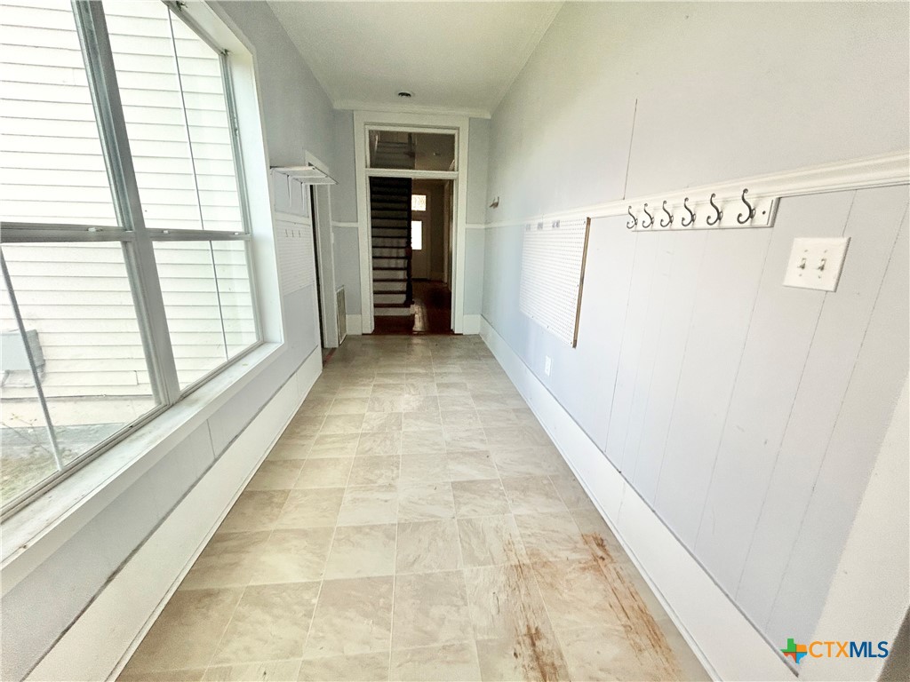 502 E Live Oak Street