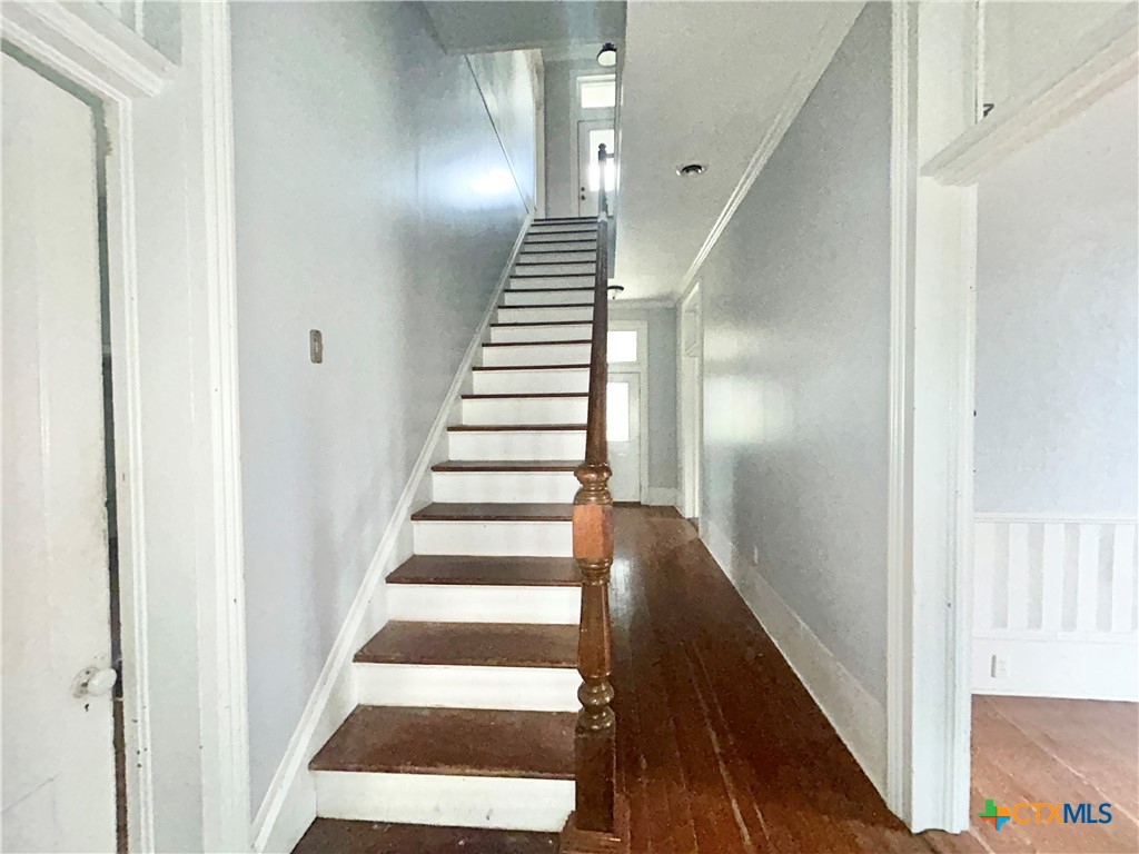 502 E Live Oak Street