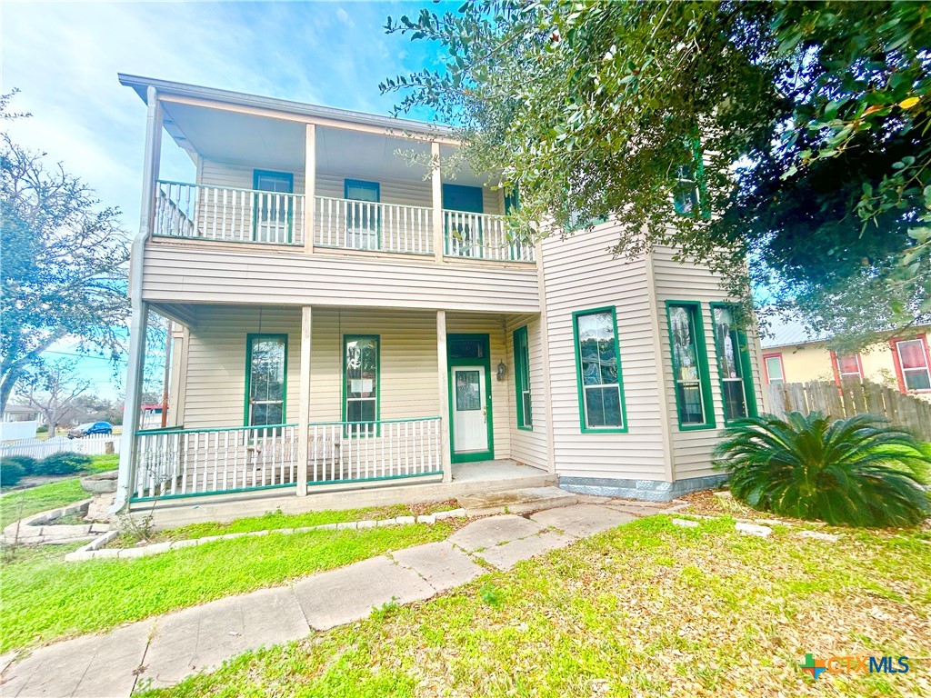502 E Live Oak Street