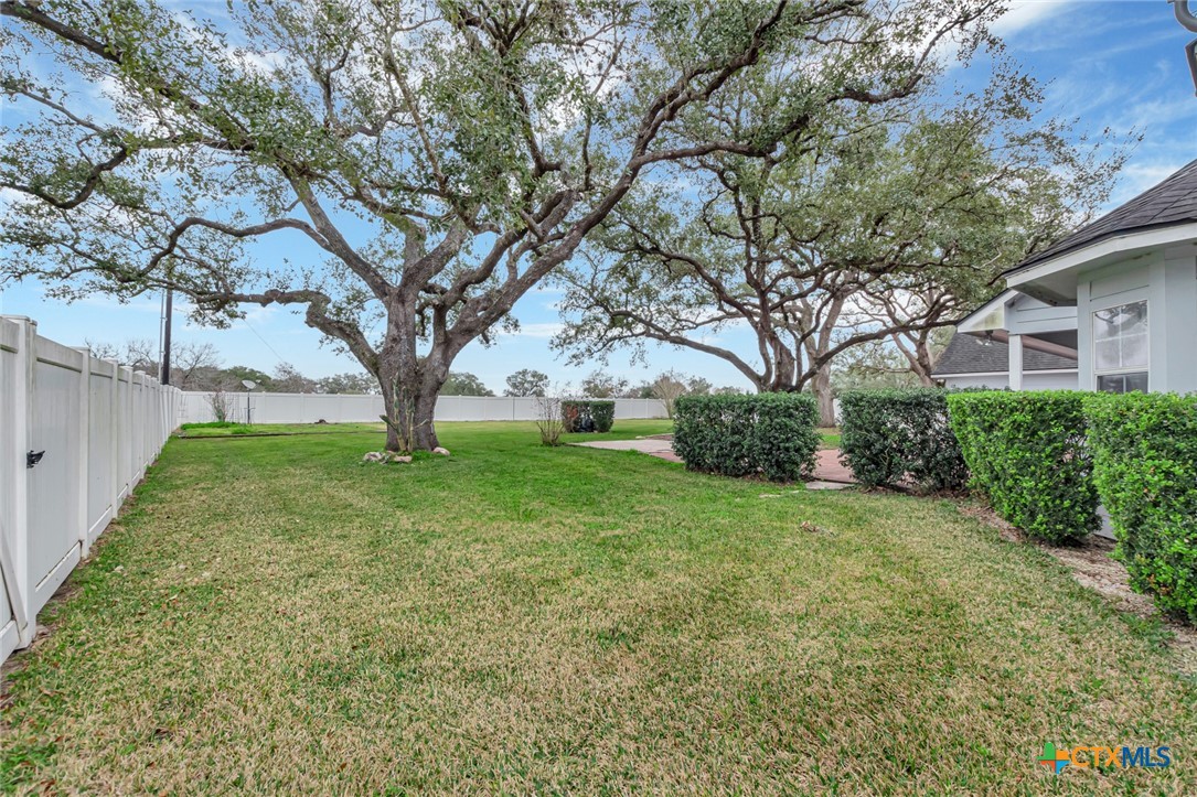 185 Lakeshore Drive