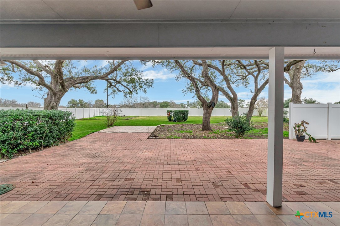 185 Lakeshore Drive