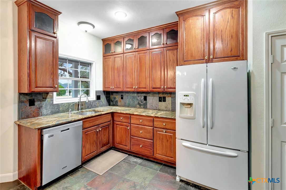 185 Lakeshore Drive