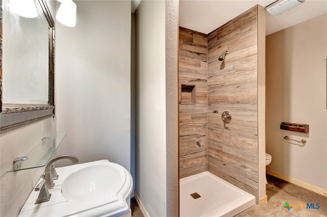 52 N Old Bloomington Road