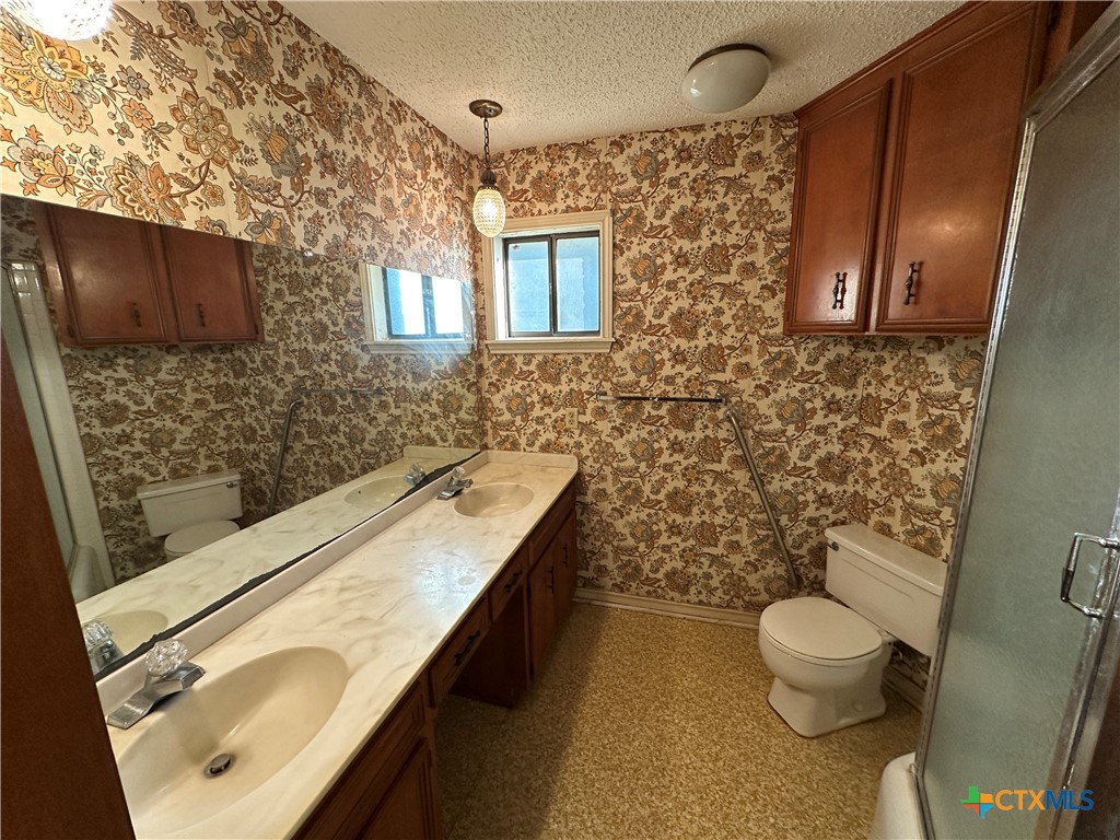 996 Carefree Drive