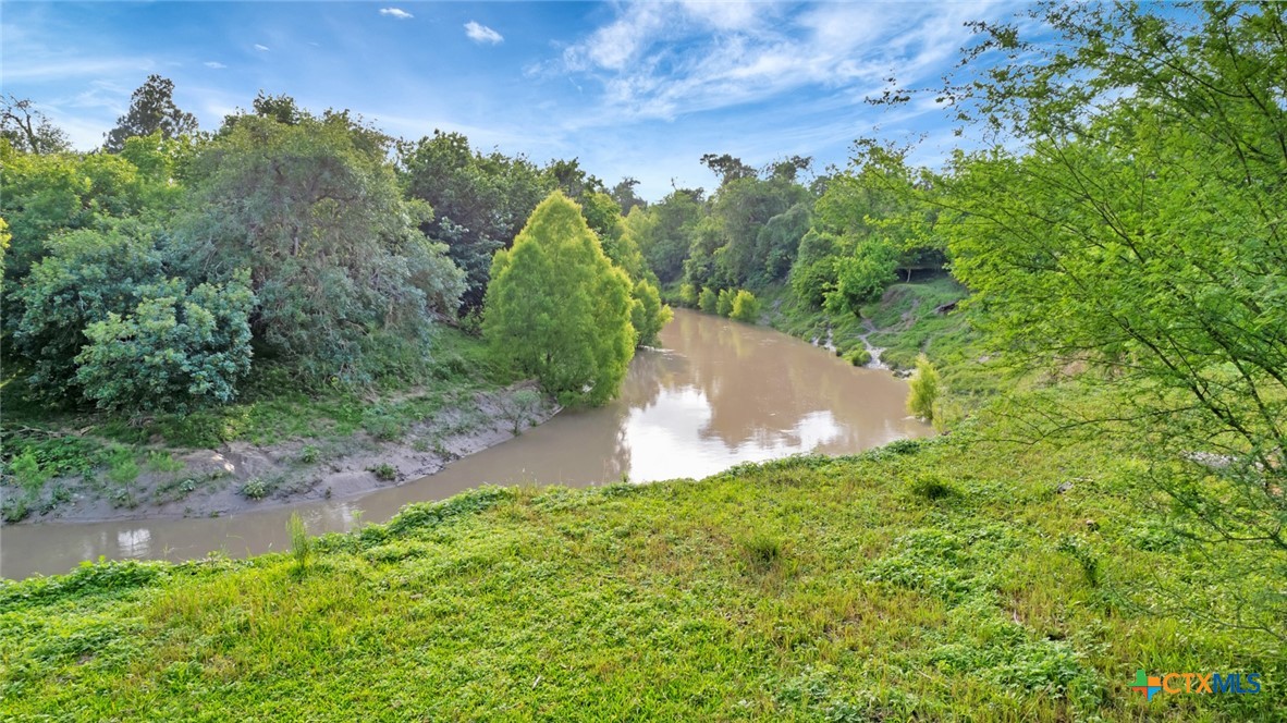 000 San Antonio River Road