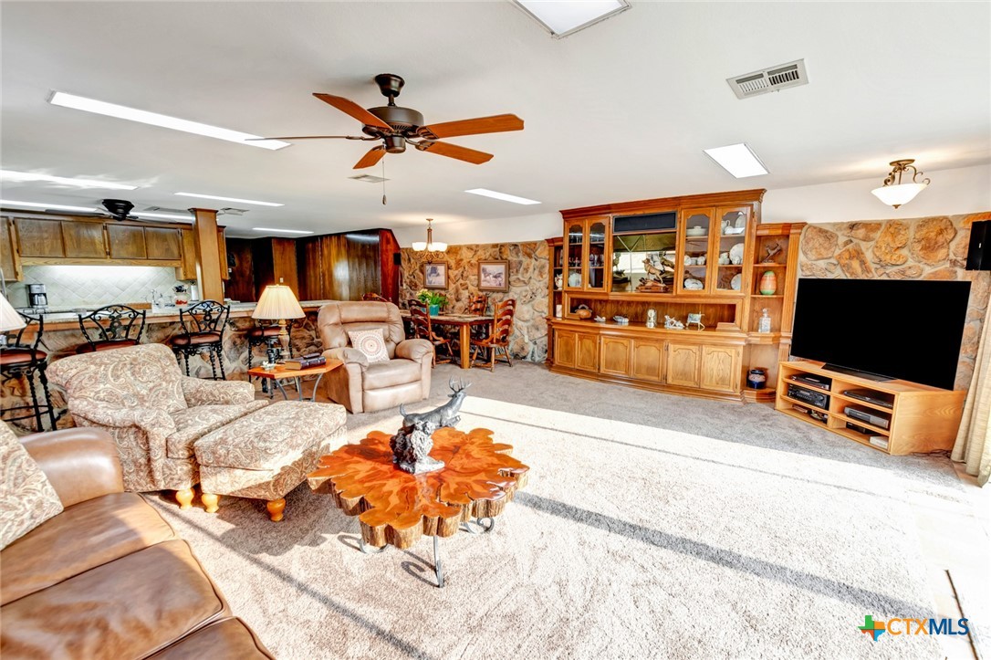 79 W Albrecht Road