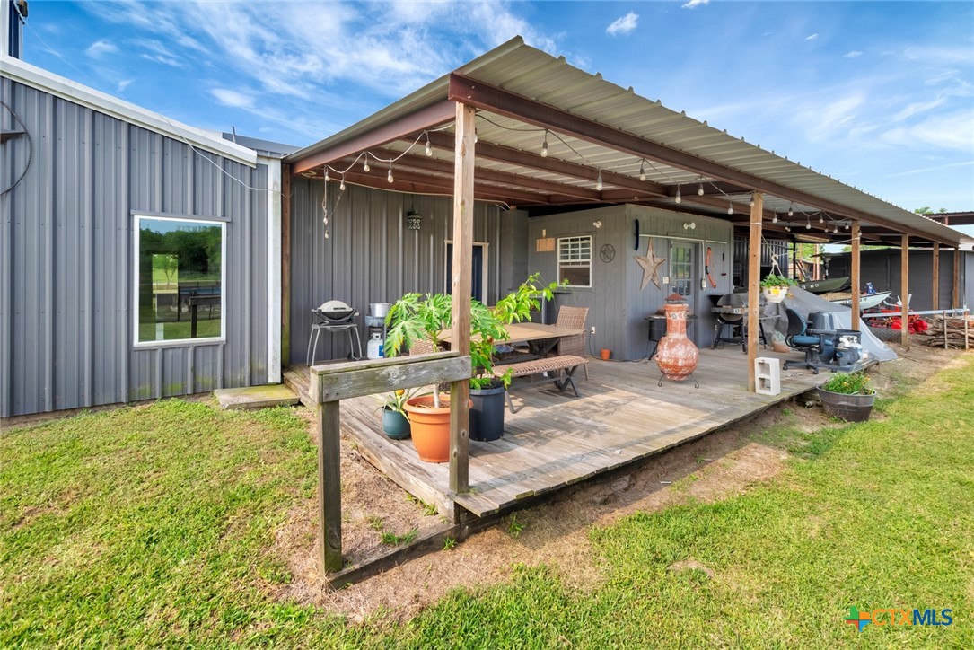 1622 Old Goliad Road