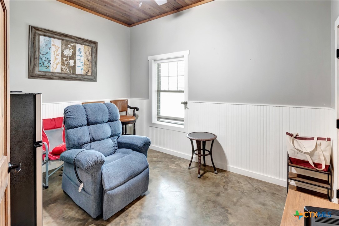 1622 Old Goliad Road