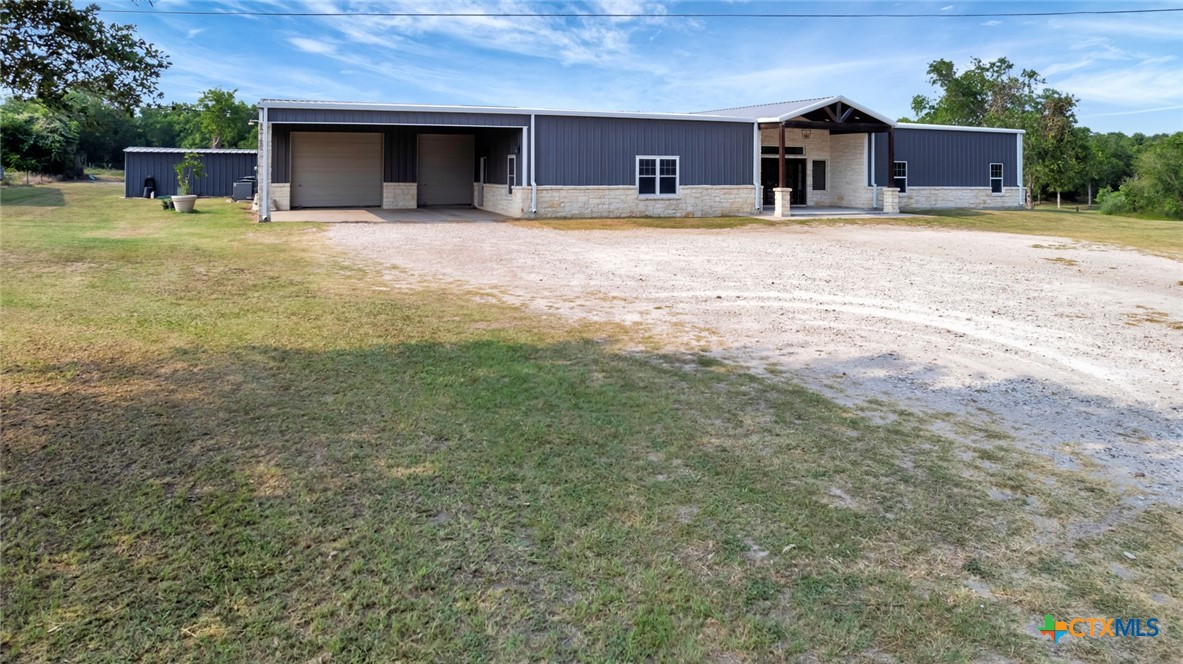 1622 Old Goliad Road