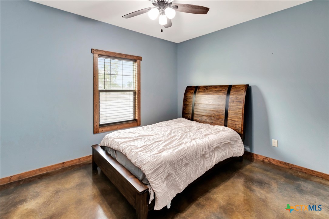 1622 Old Goliad Road