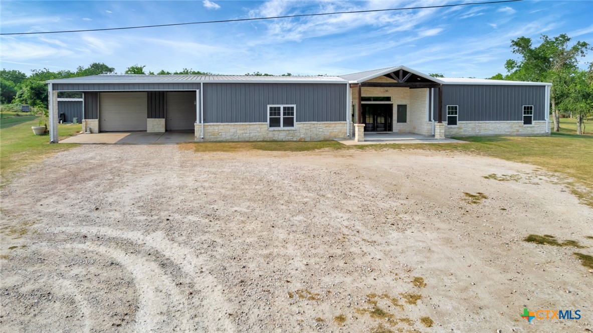1622 Old Goliad Road