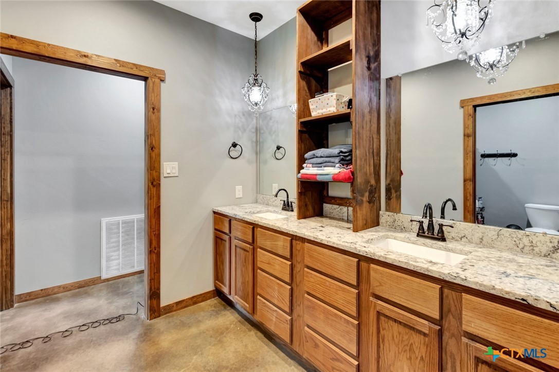 1622 Old Goliad Road