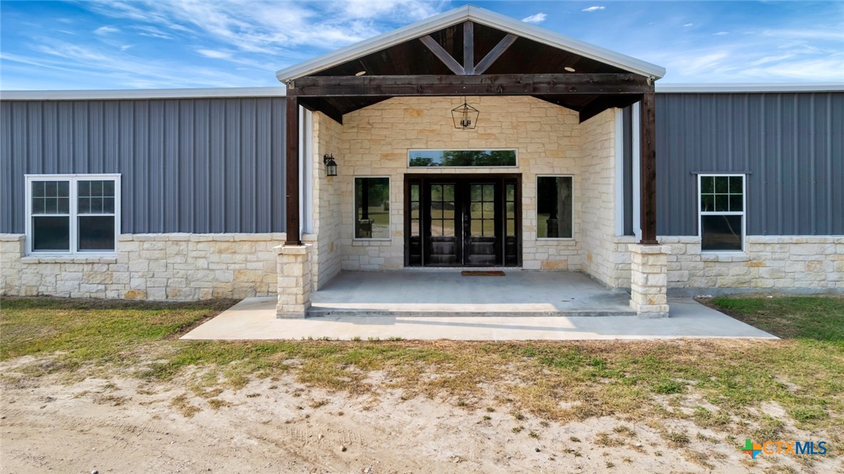 1622 Old Goliad Road