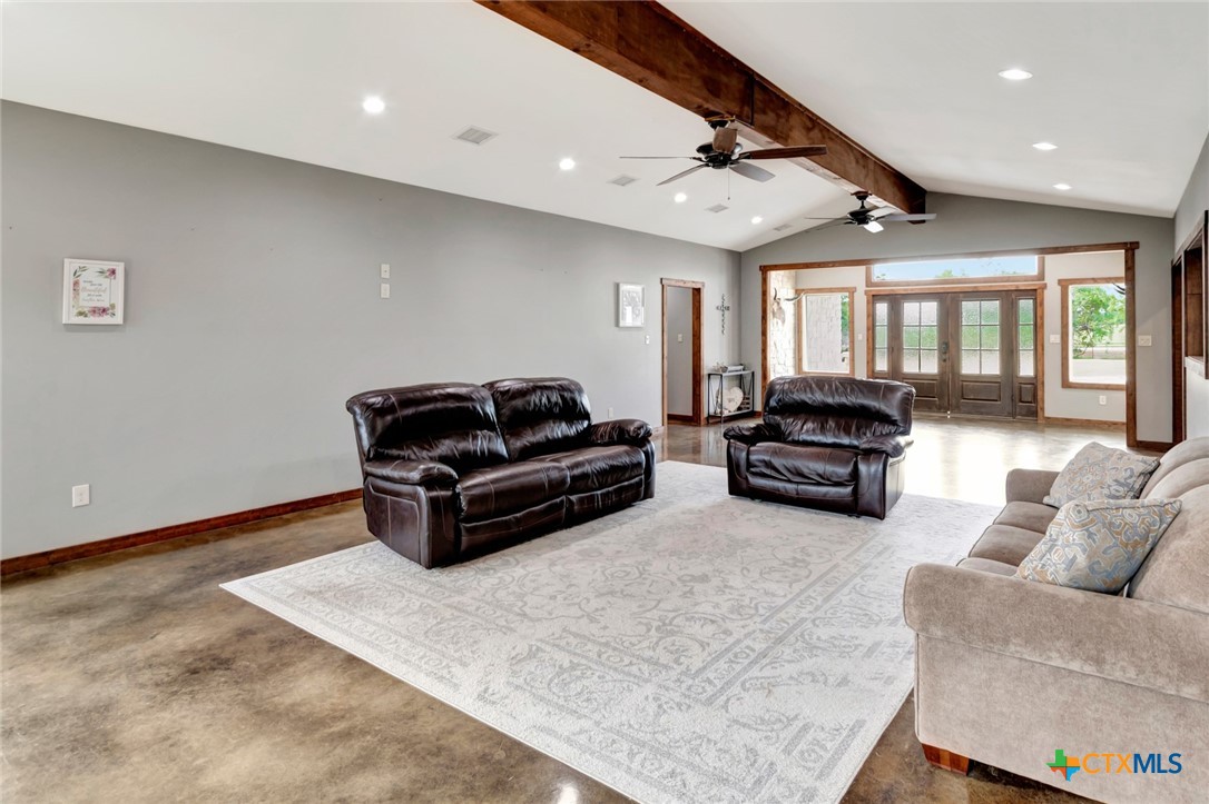 1622 Old Goliad Road