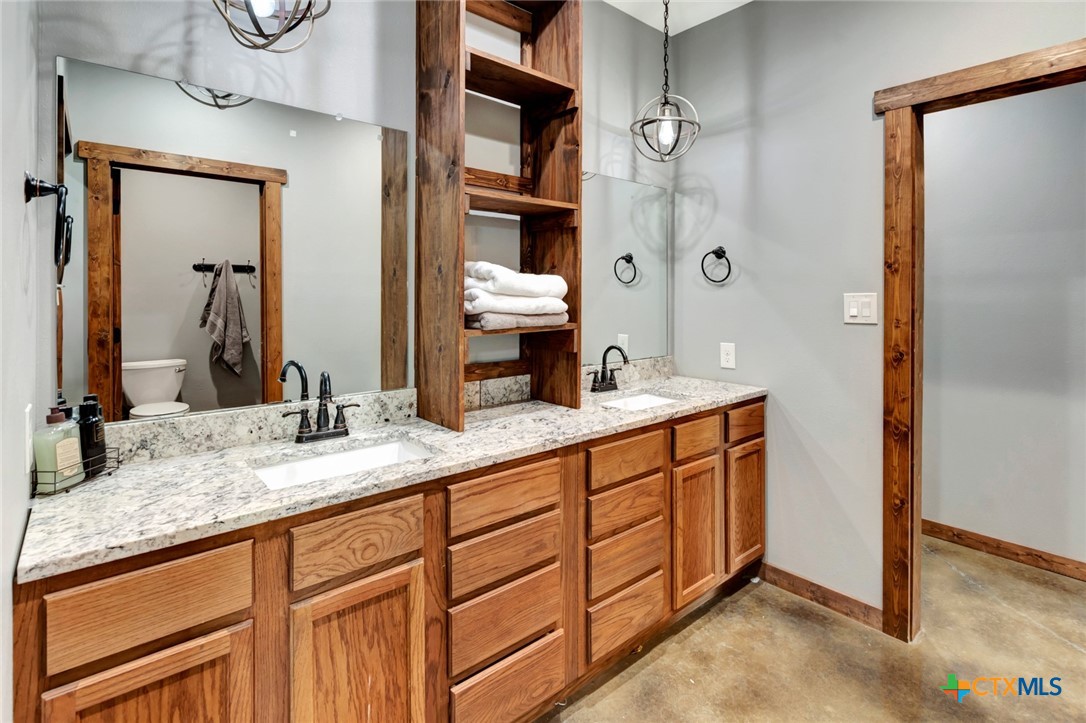 1622 Old Goliad Road